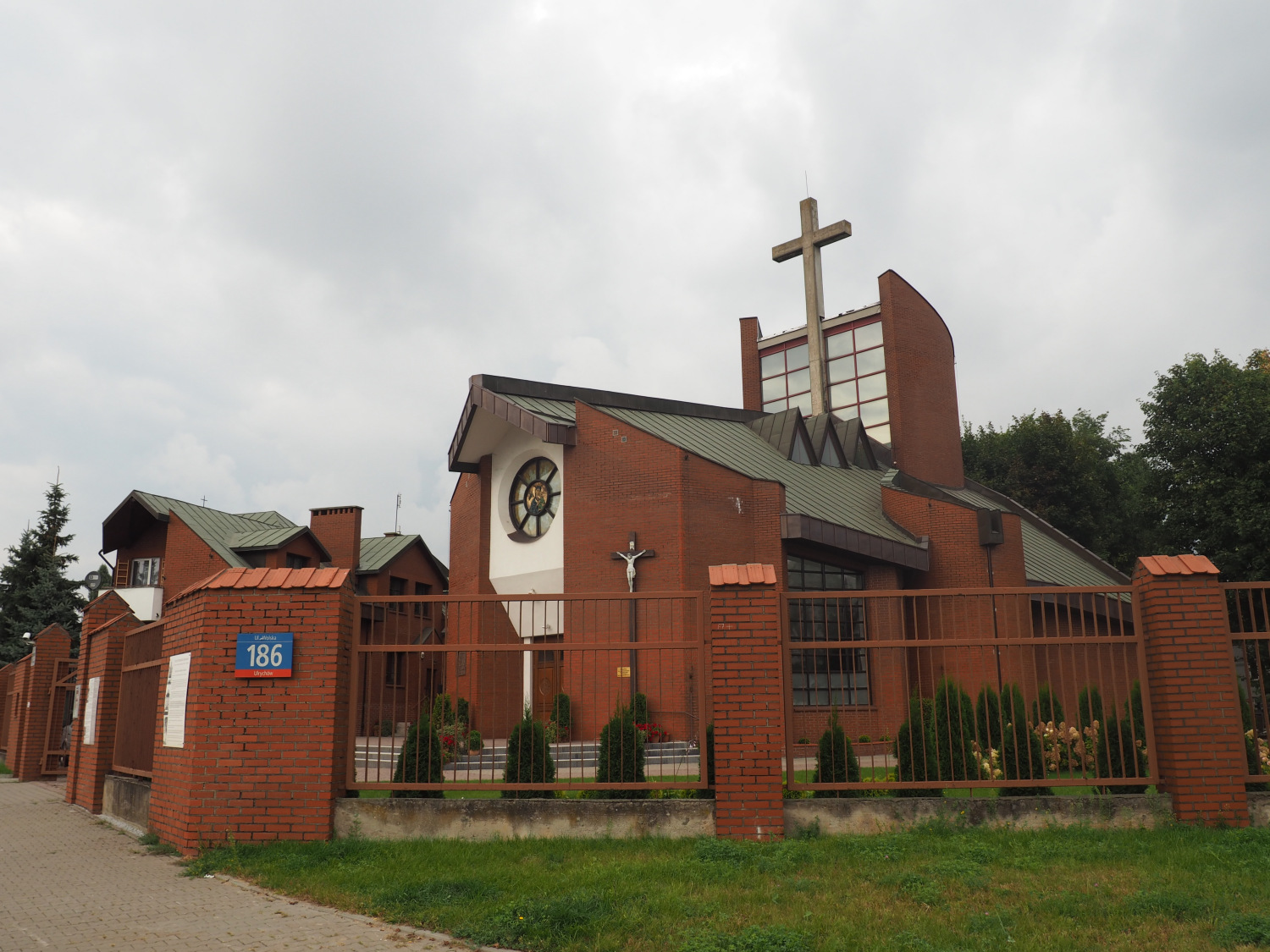 Zdjęcie architektury budynku Kościół Starokatolicki Mariawitów pw. Matki Boskiej Nieustającej Pomocy